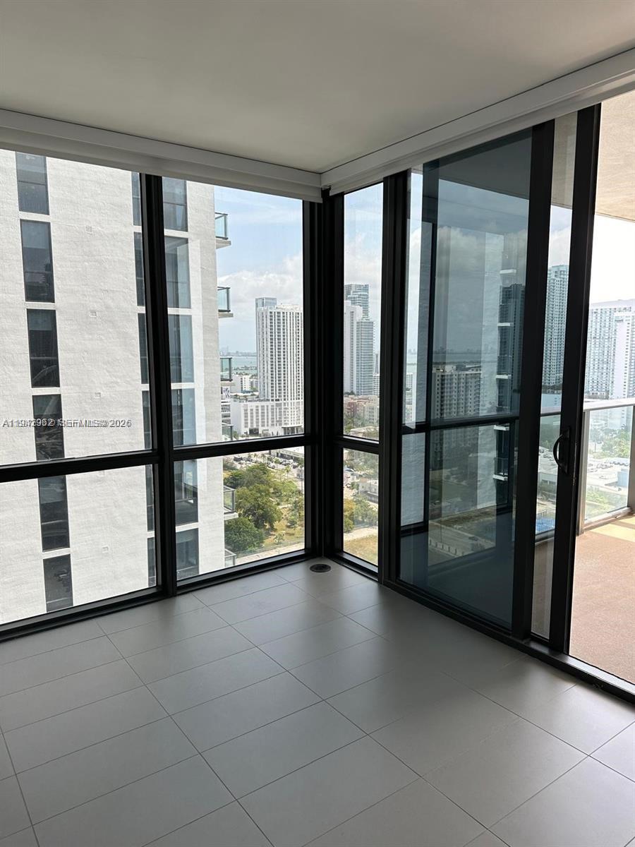 CANVAS CONDO - Residential