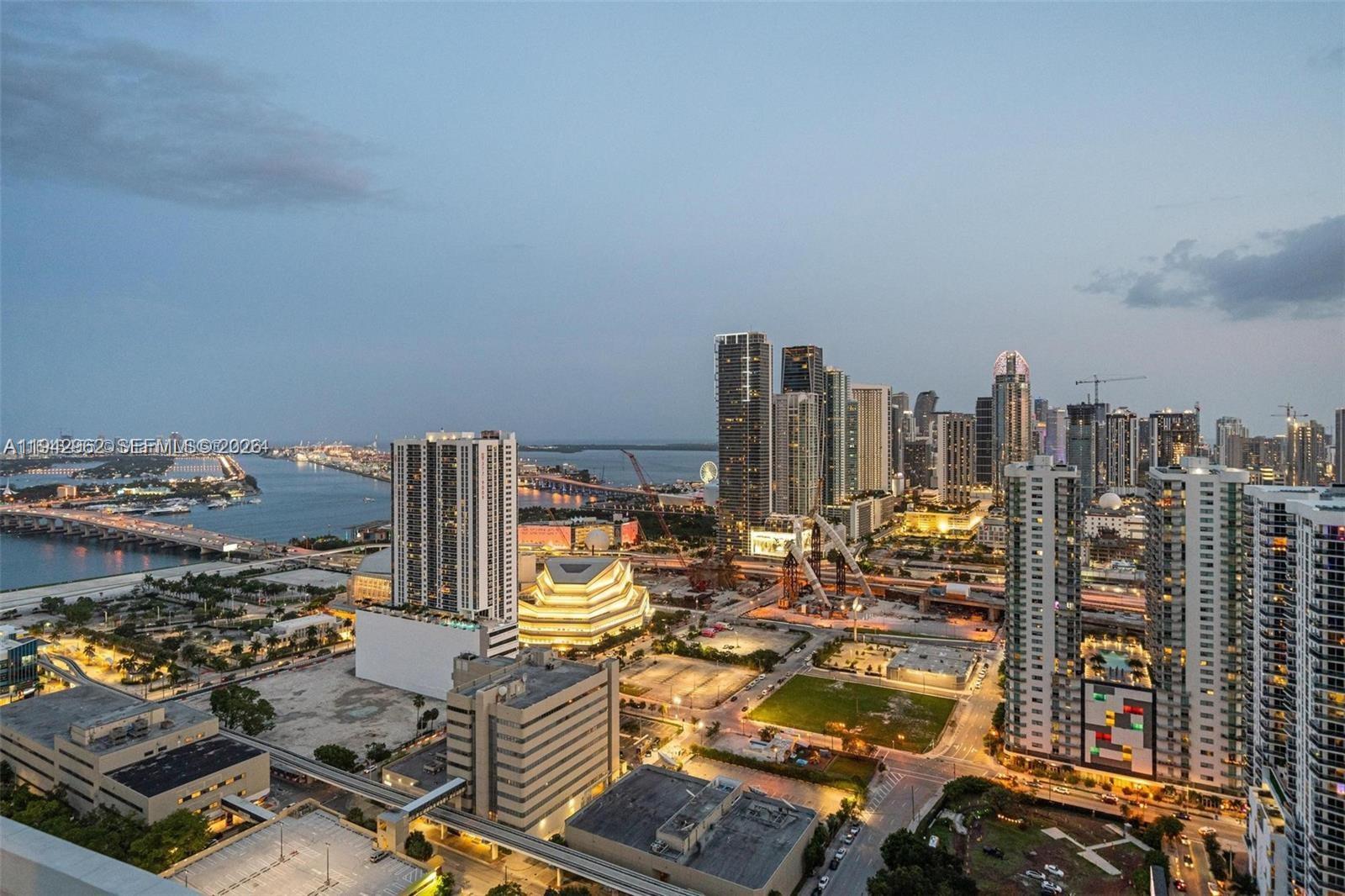 CANVAS CONDO - Residential