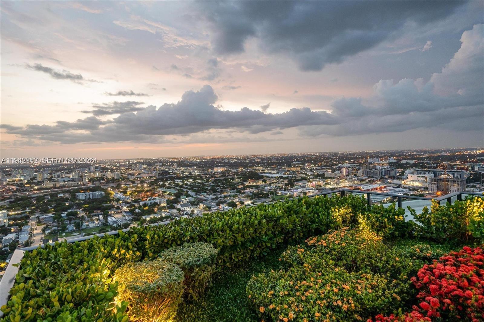 CANVAS CONDO - Residential