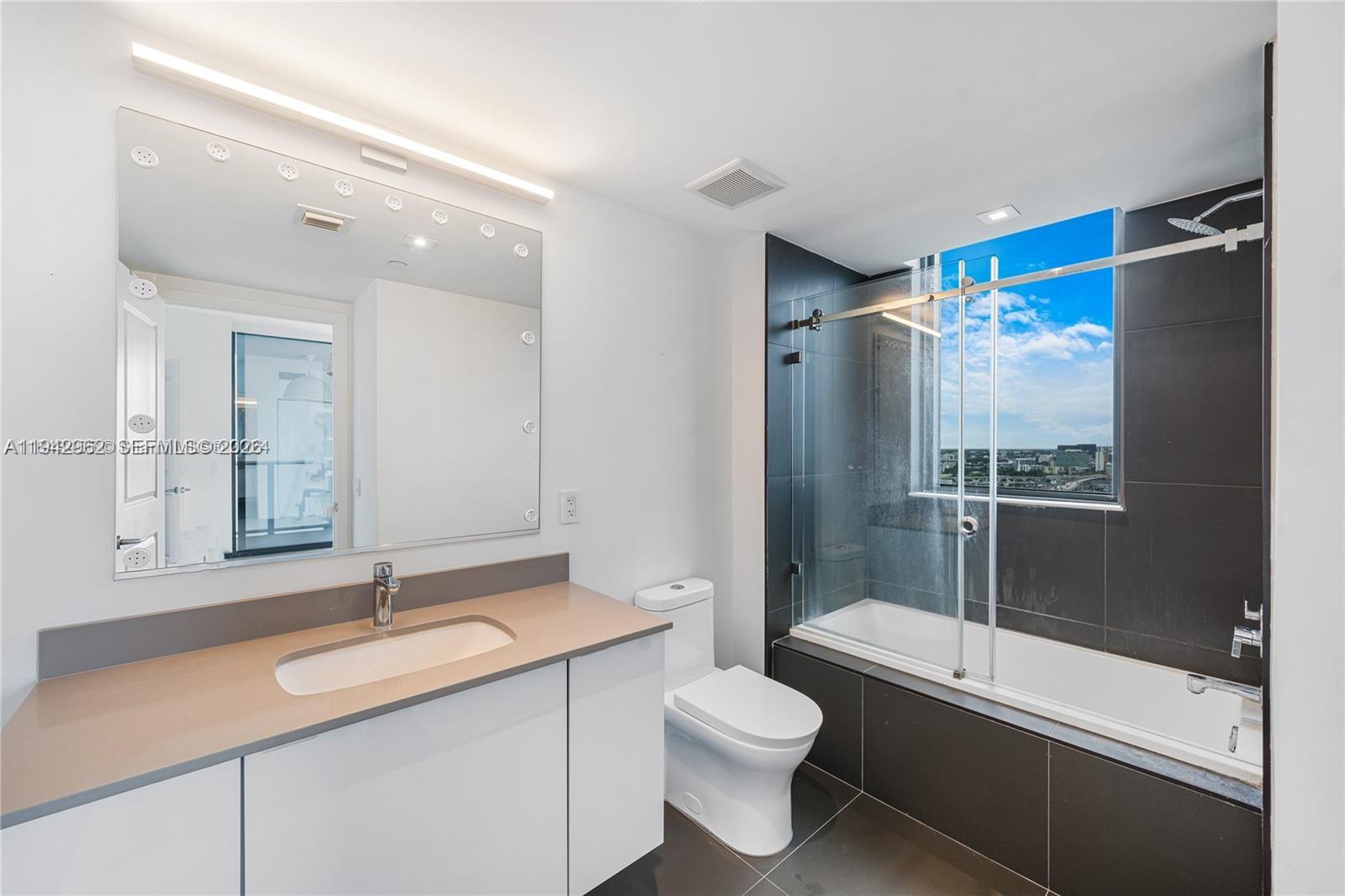 CANVAS CONDO - Residential