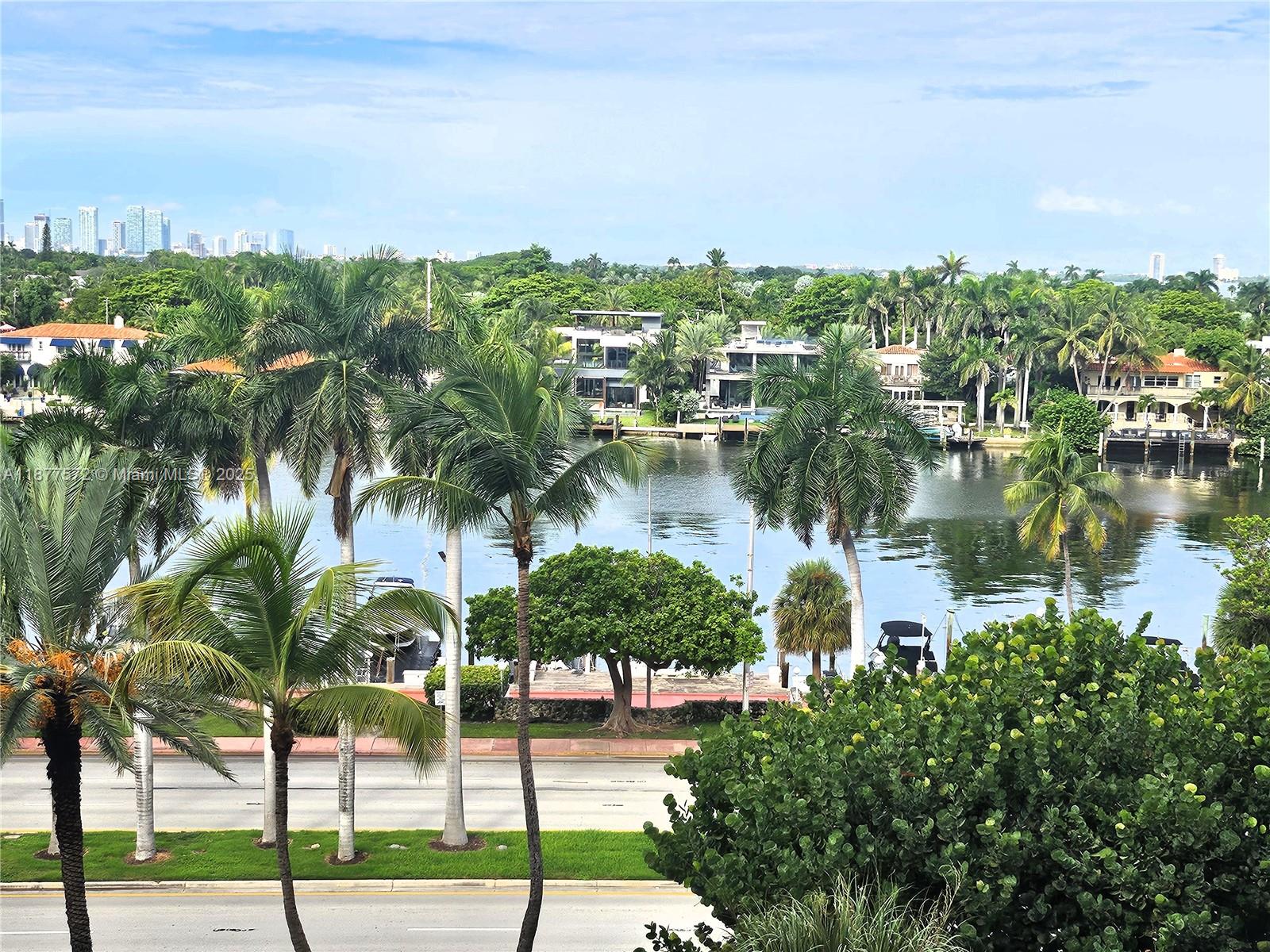5161 Collins Ave 707