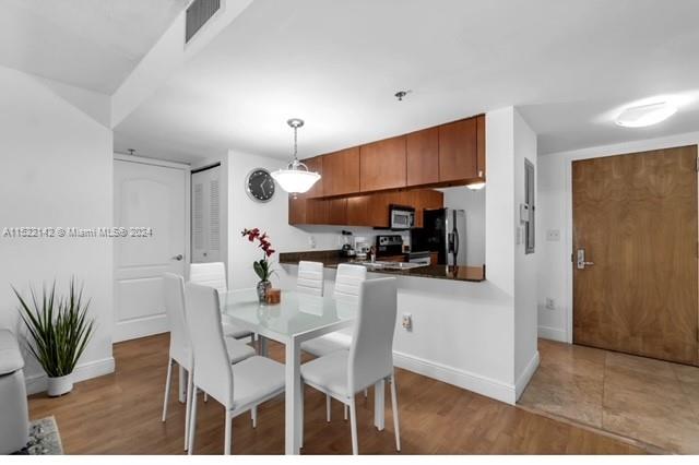 1200 Brickell Bay Dr 1915