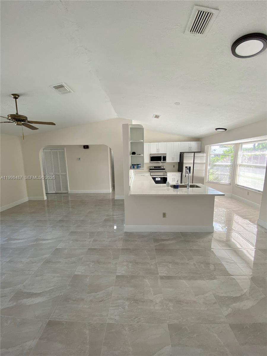 PORT ST LUCIE SECTION 4 - Residential Lease