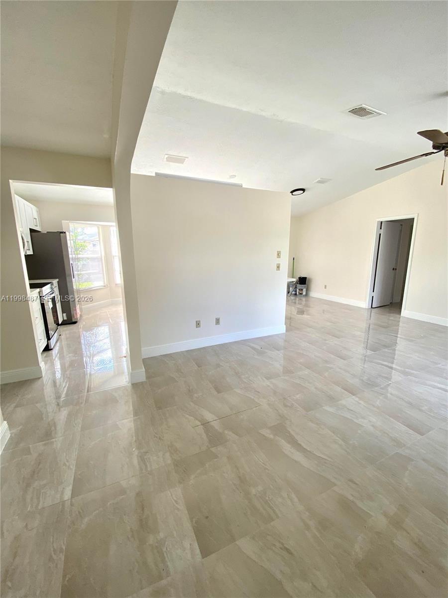 PORT ST LUCIE SECTION 4 - Residential Lease