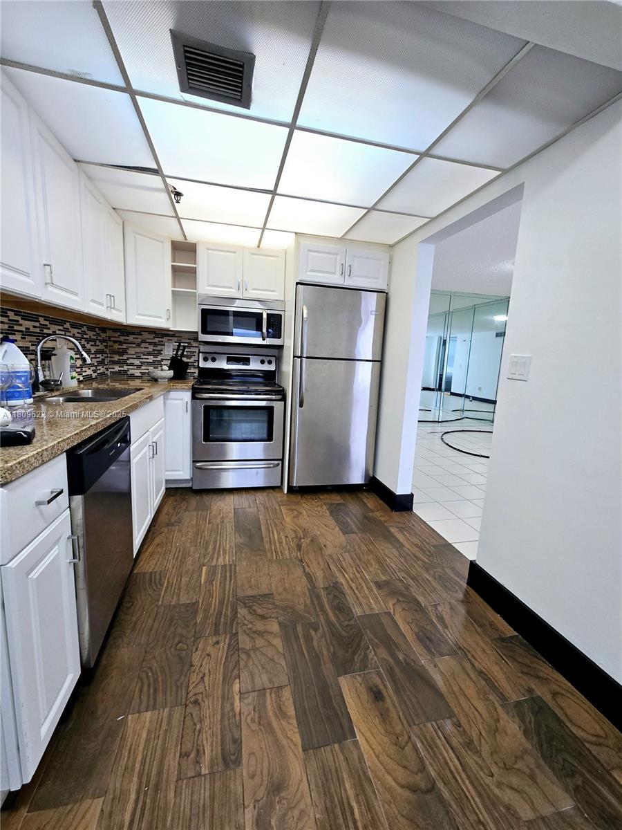 GREYNOLDS PARK CLUB CONDO - Residential