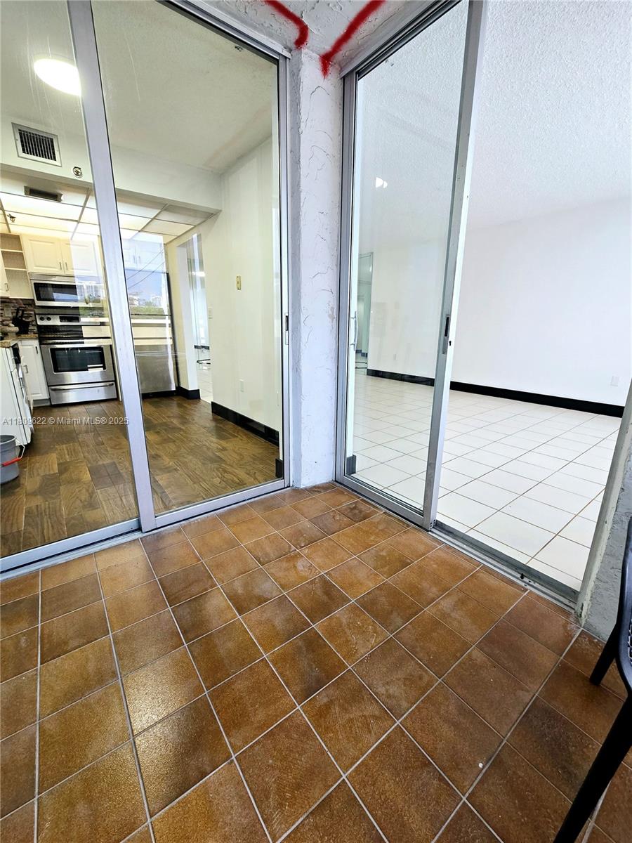 GREYNOLDS PARK CLUB CONDO - Residential