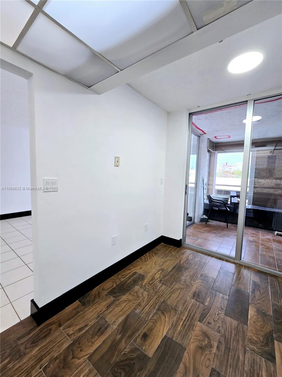 GREYNOLDS PARK CLUB CONDO - Residential