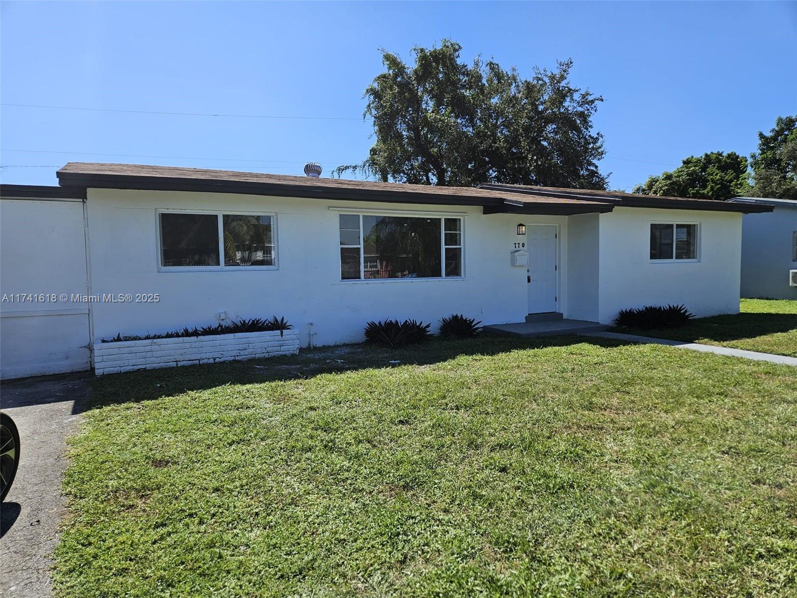 770 Nw 179th St, Miami Gardens, Broward County, Florida - 3 Bedrooms  
1 Bathrooms - 