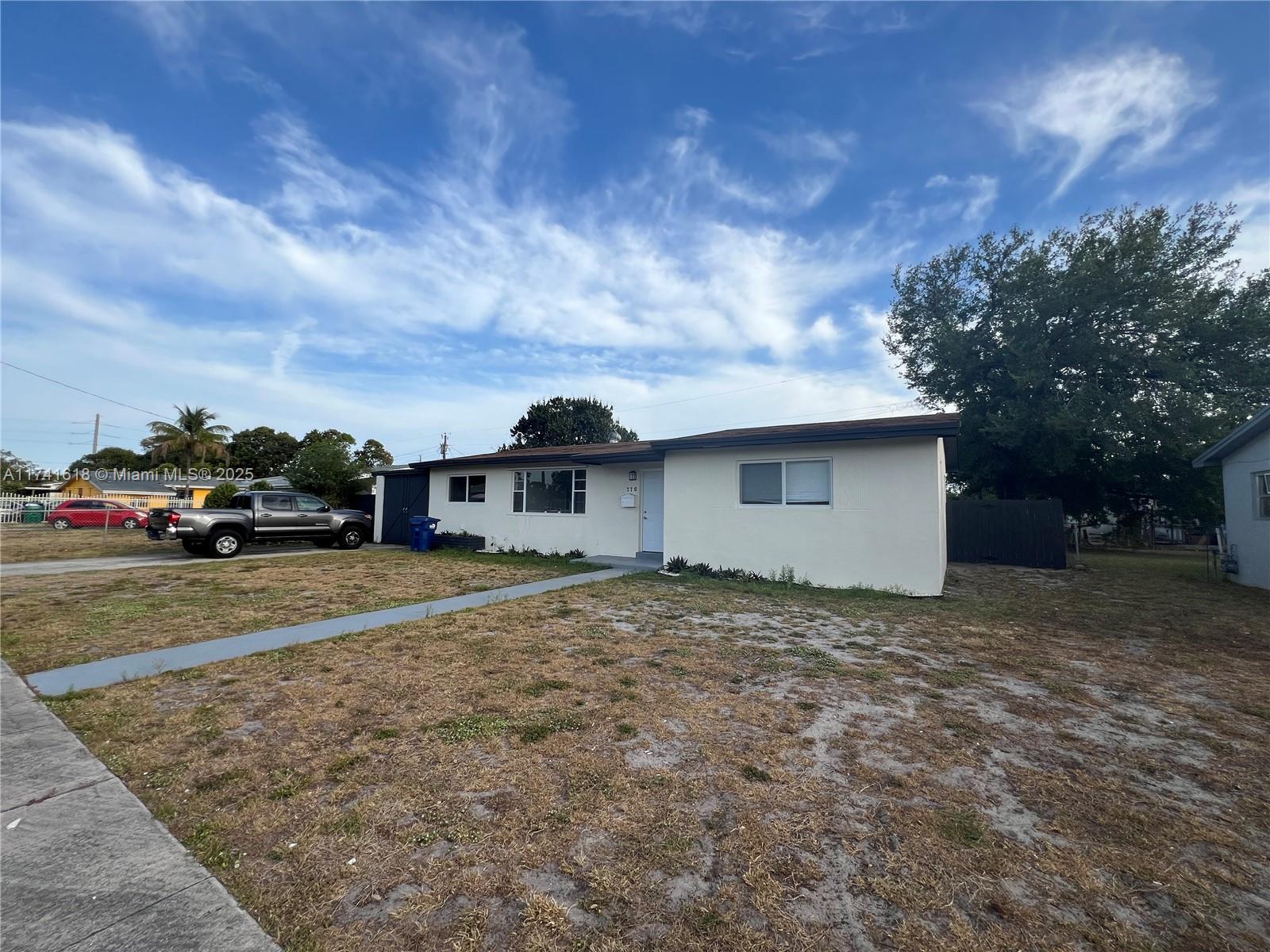 Photo 1 of 770 Nw 179th St, Miami Gardens, Florida, $2,995, Web #: 11741618