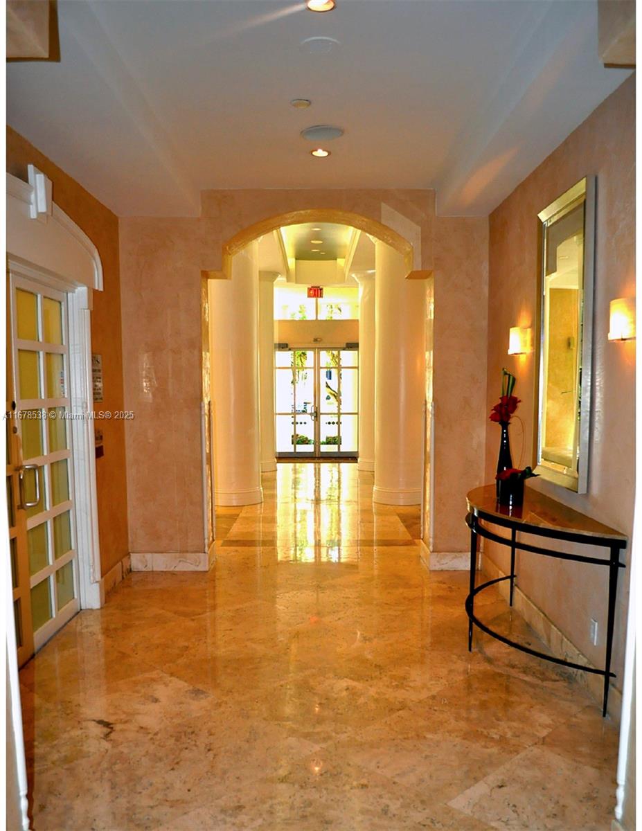 ISOLA CONDO - Residential