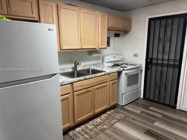 BUNCHE PARK - Residential