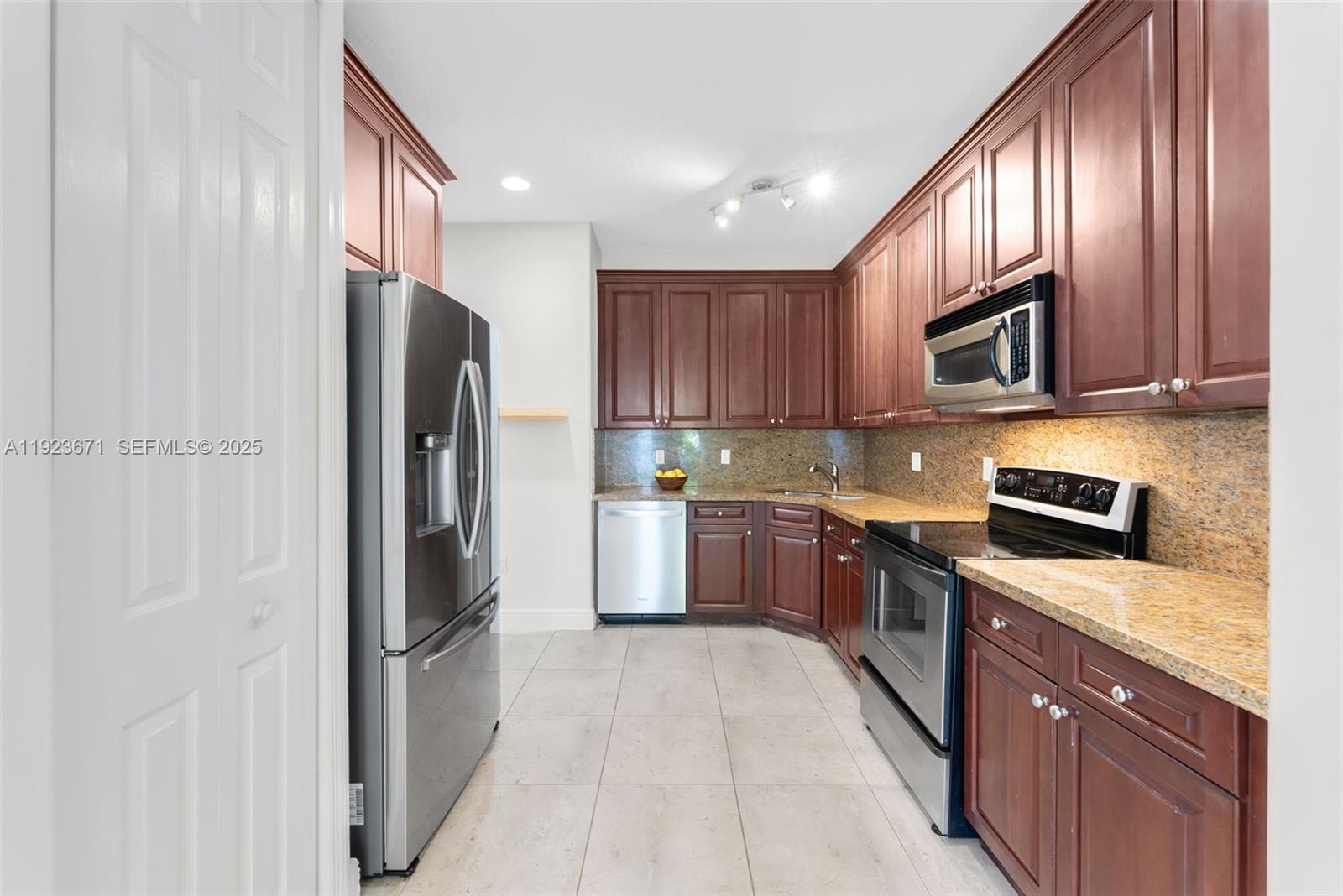 TUSCANY ESTATES AND VILLA - Residential Lease