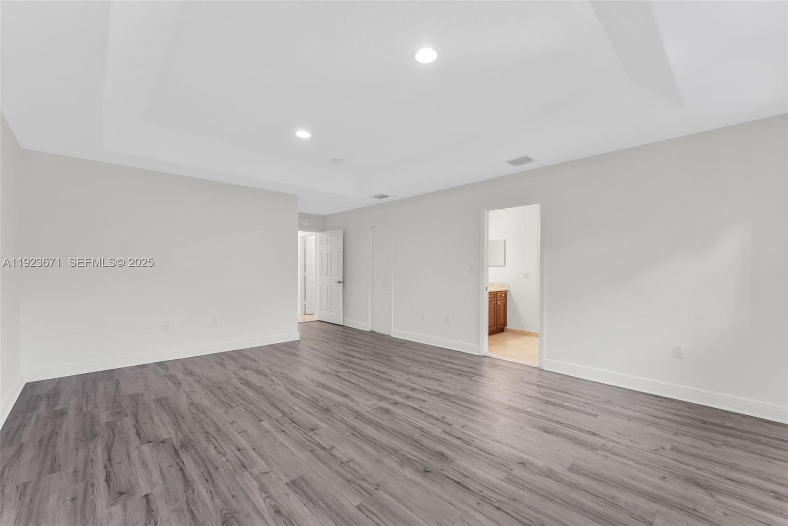 TUSCANY ESTATES AND VILLA - Residential Lease