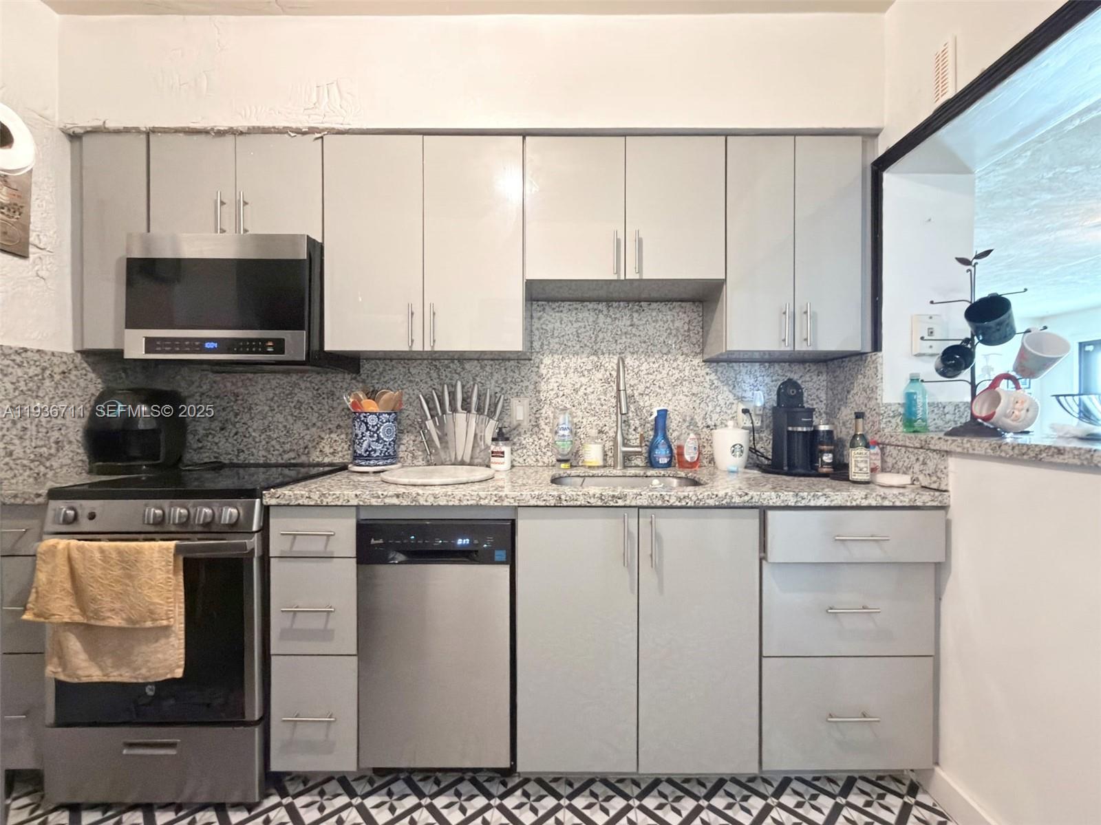 TWELFTH ST MANORS - Residential