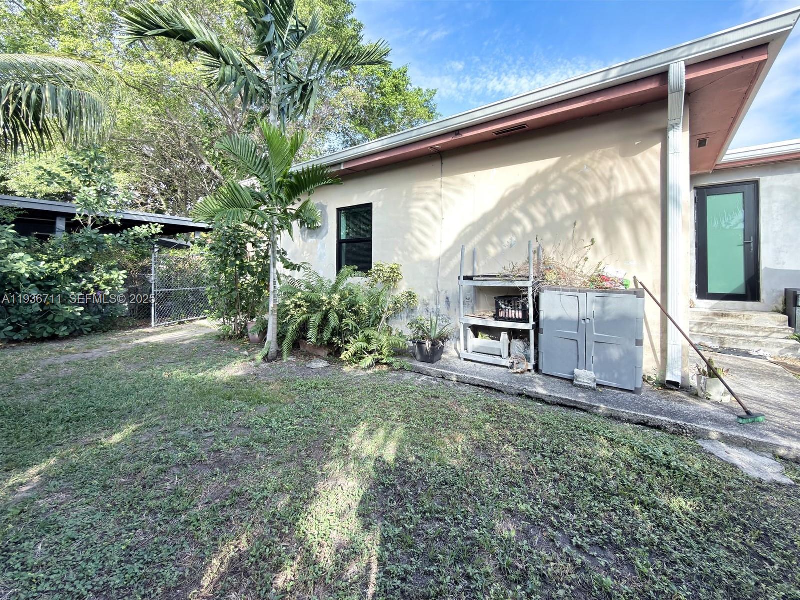 TWELFTH ST MANORS - Residential