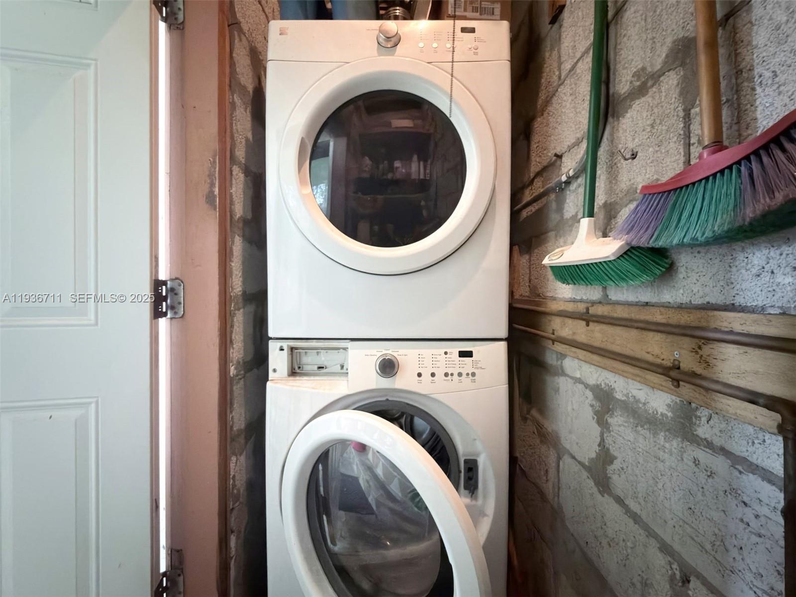 TWELFTH ST MANORS - Residential