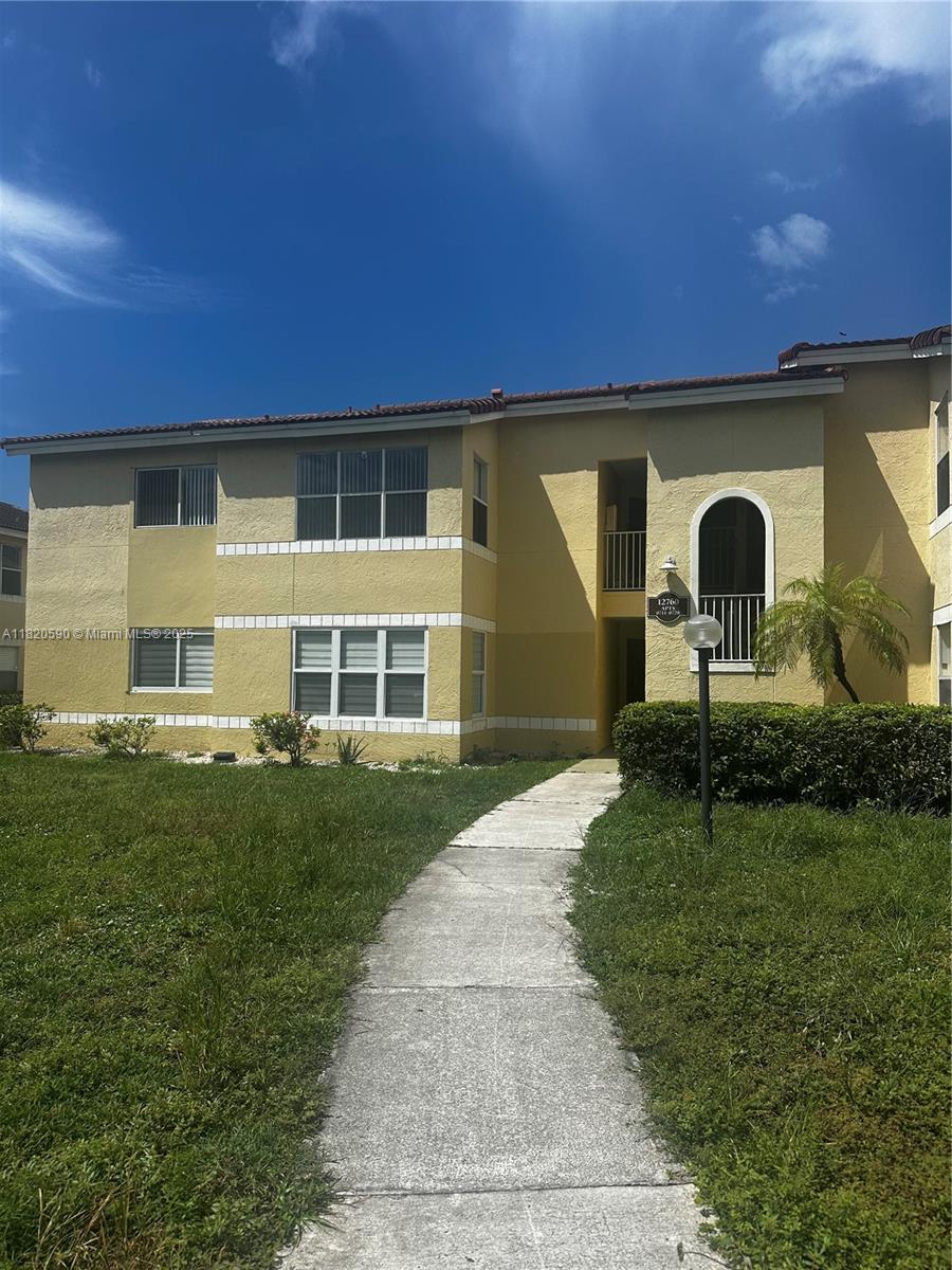 Property for Sale at 12760 Vista Isles Dr 715, Sunrise, Miami-Dade County, Florida - Bedrooms: 1 
Bathrooms: 1  - $228,500