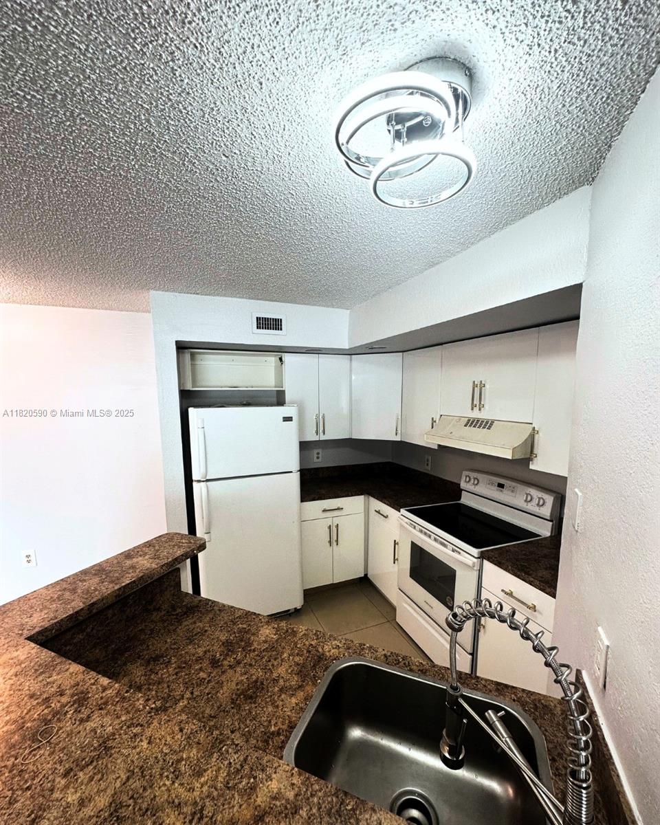 ISLES AT LAGO MAR CONDO - Residential