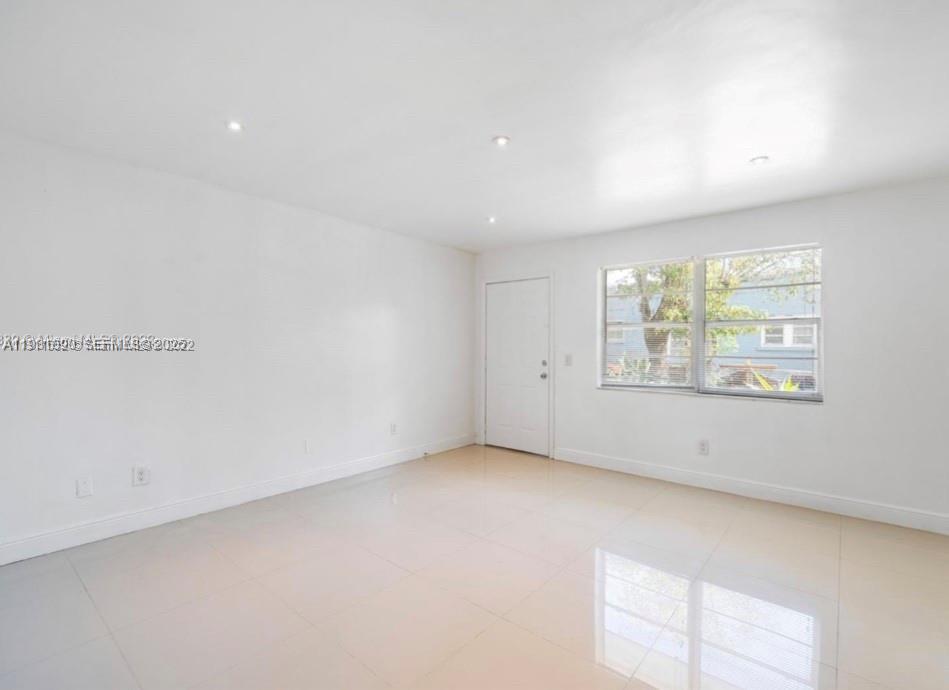 TORRIMAR SUB - Residential Lease