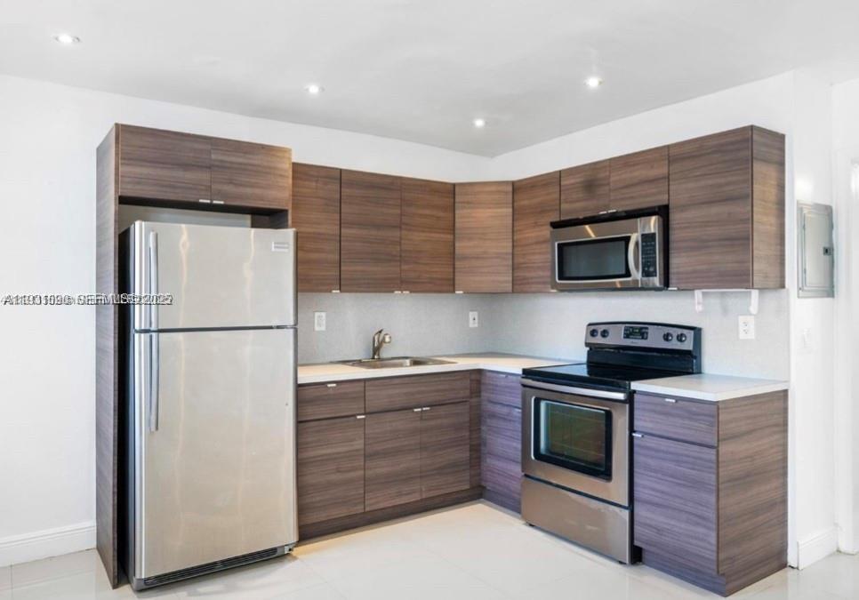 TORRIMAR SUB - Residential Lease