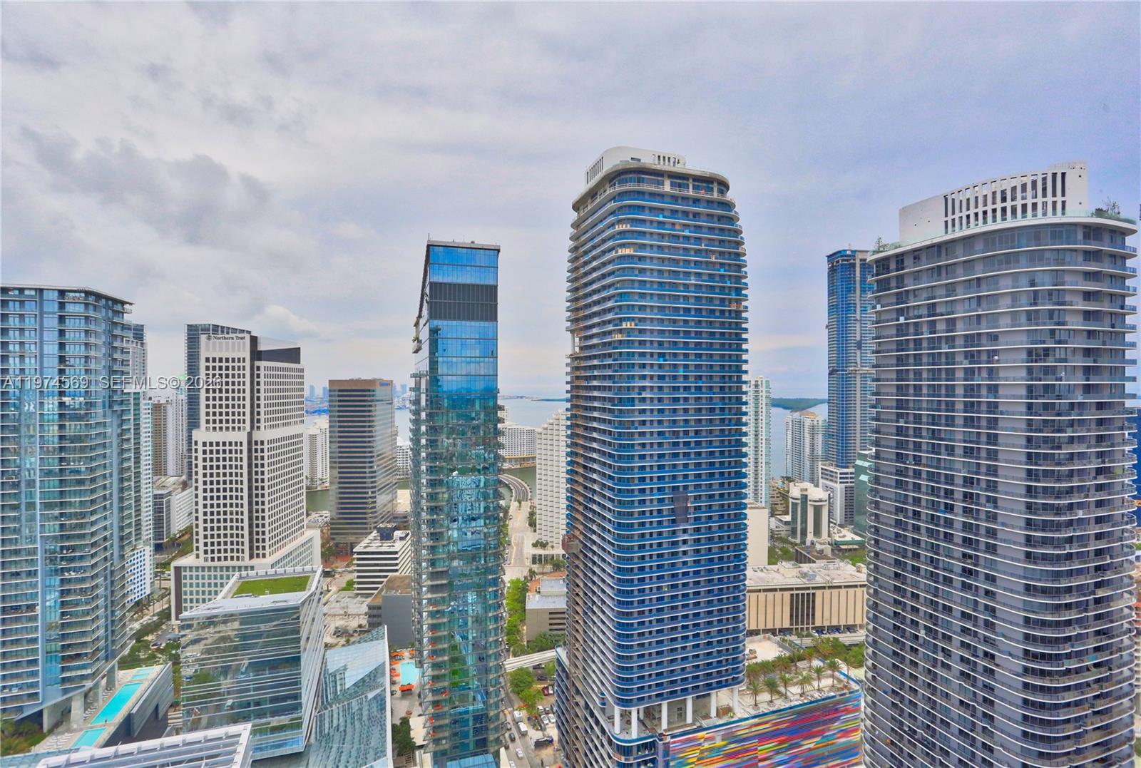 RISE CONDO - Residential