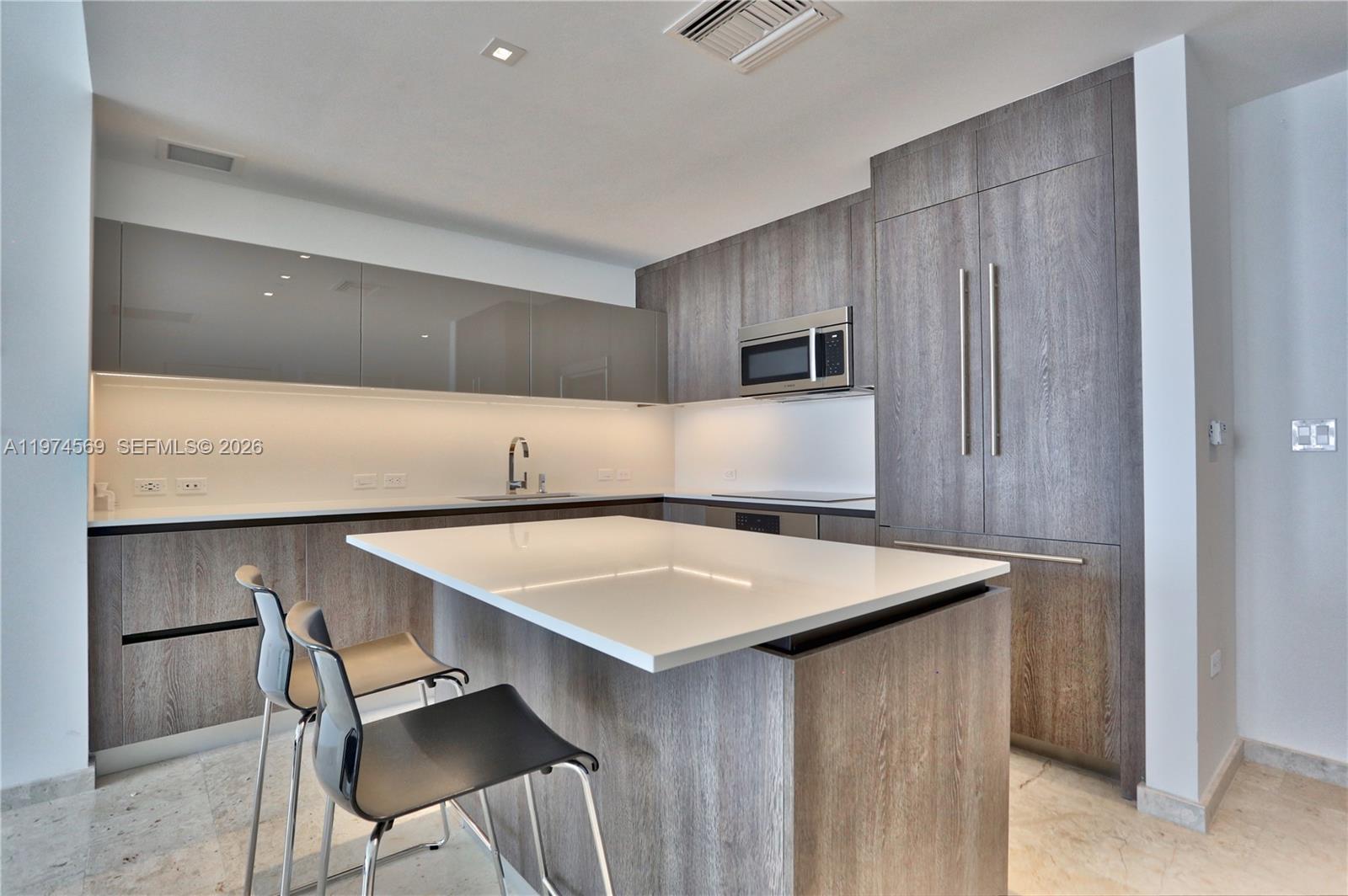 RISE CONDO - Residential