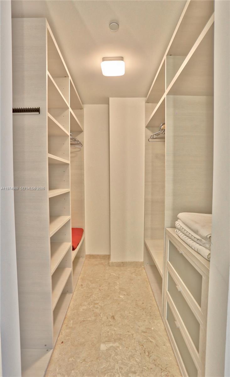 RISE CONDO - Residential