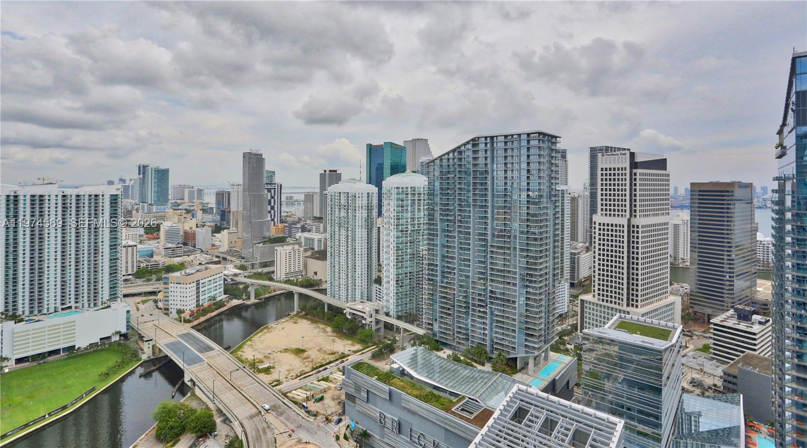 RISE CONDO - Residential