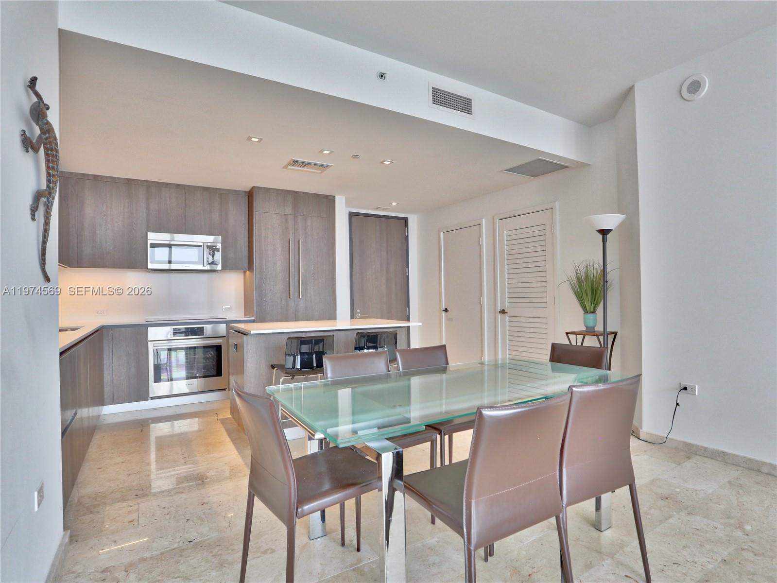 RISE CONDO - Residential