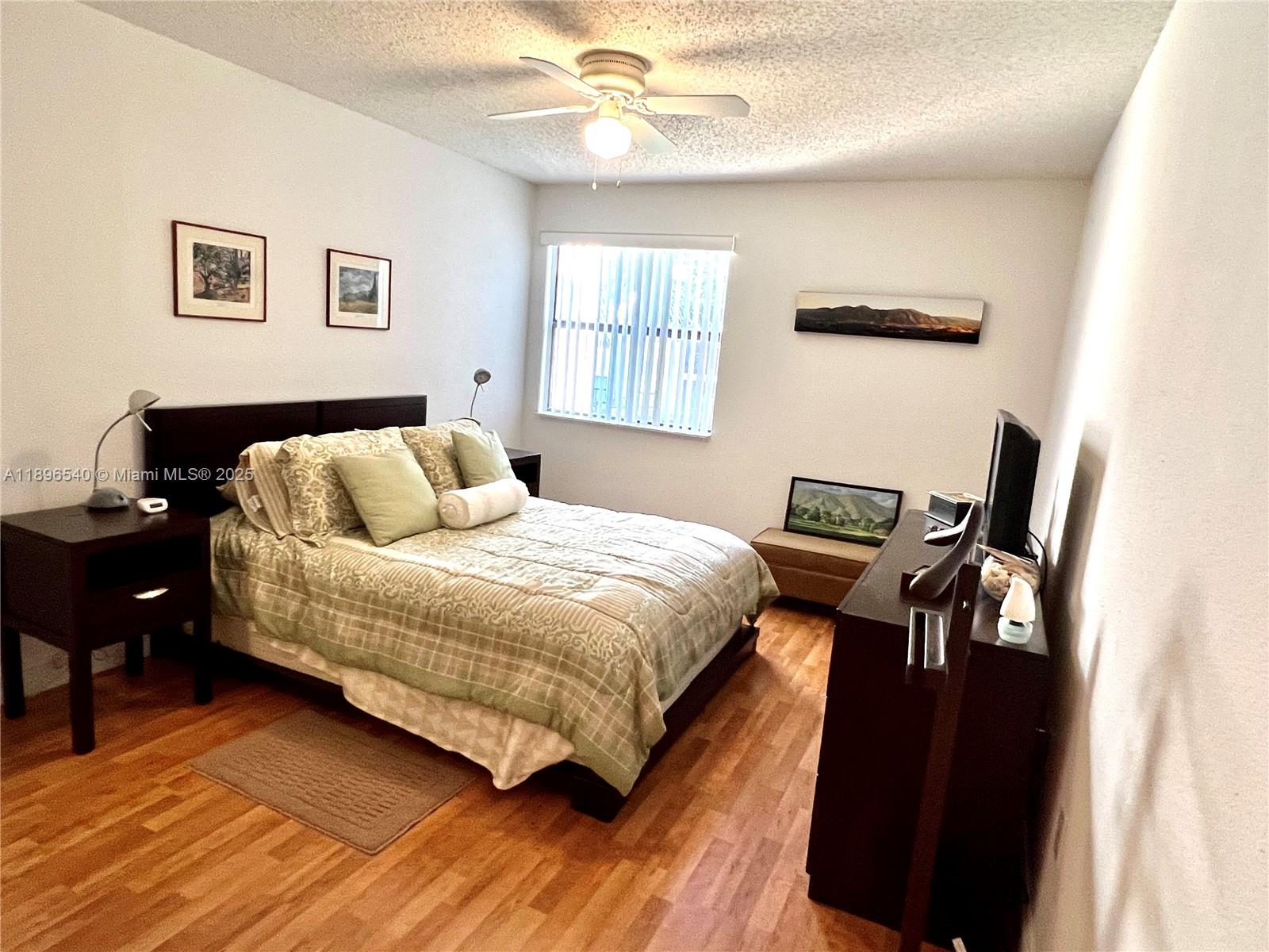 VISTA LAGO AT THE HAMMOCK - Residential Lease