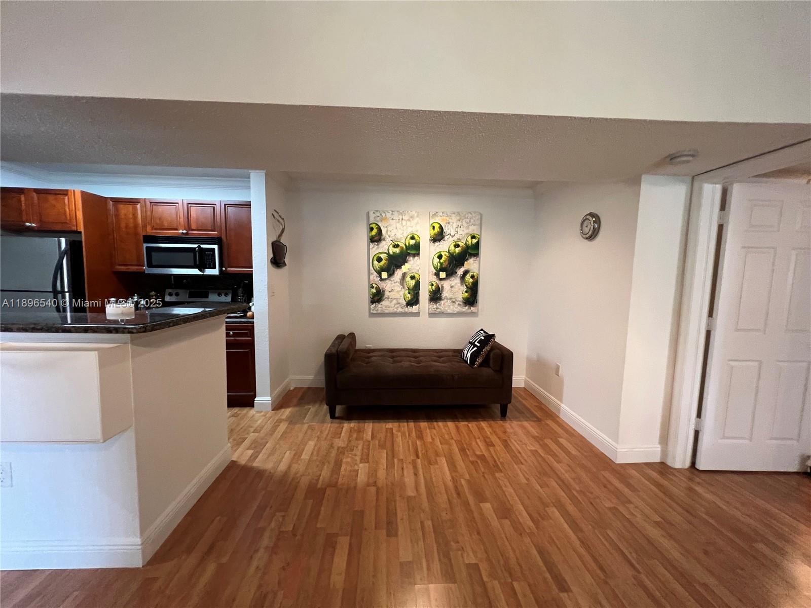 VISTA LAGO AT THE HAMMOCK - Residential Lease