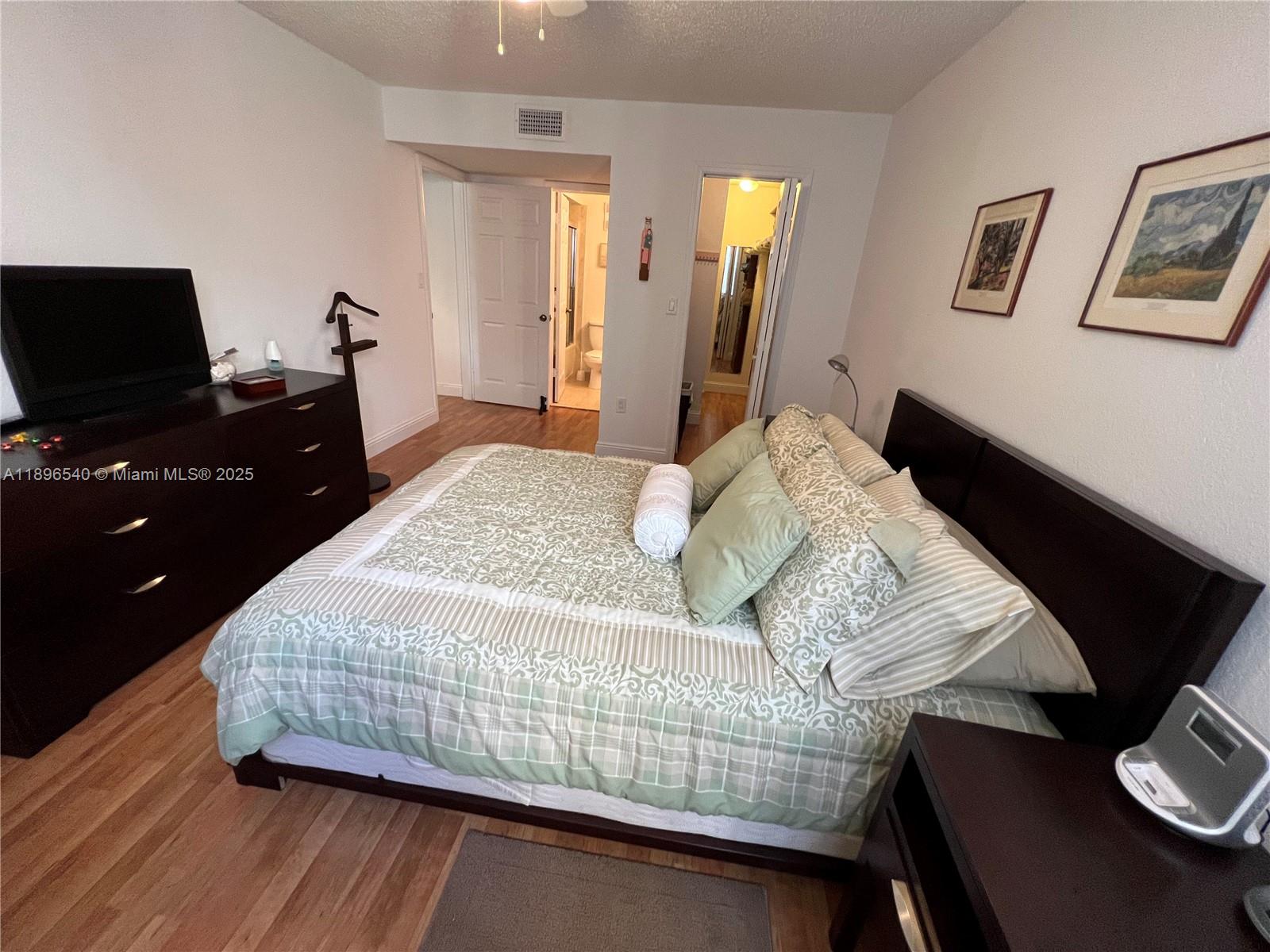 VISTA LAGO AT THE HAMMOCK - Residential Lease