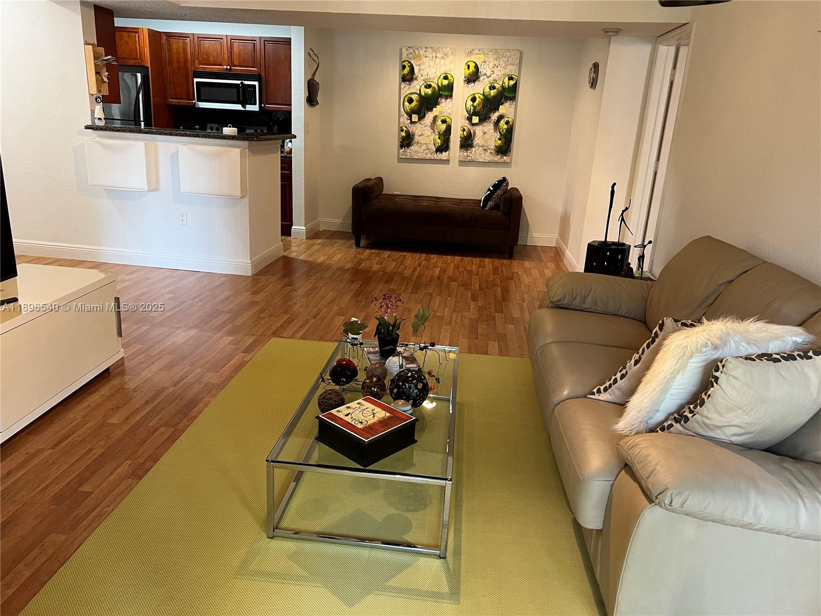 VISTA LAGO AT THE HAMMOCK - Residential Lease