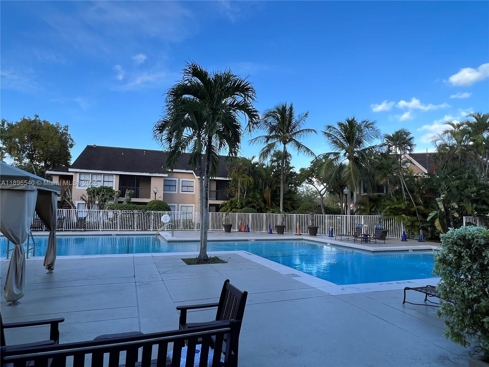 VISTA LAGO AT THE HAMMOCK - Residential Lease