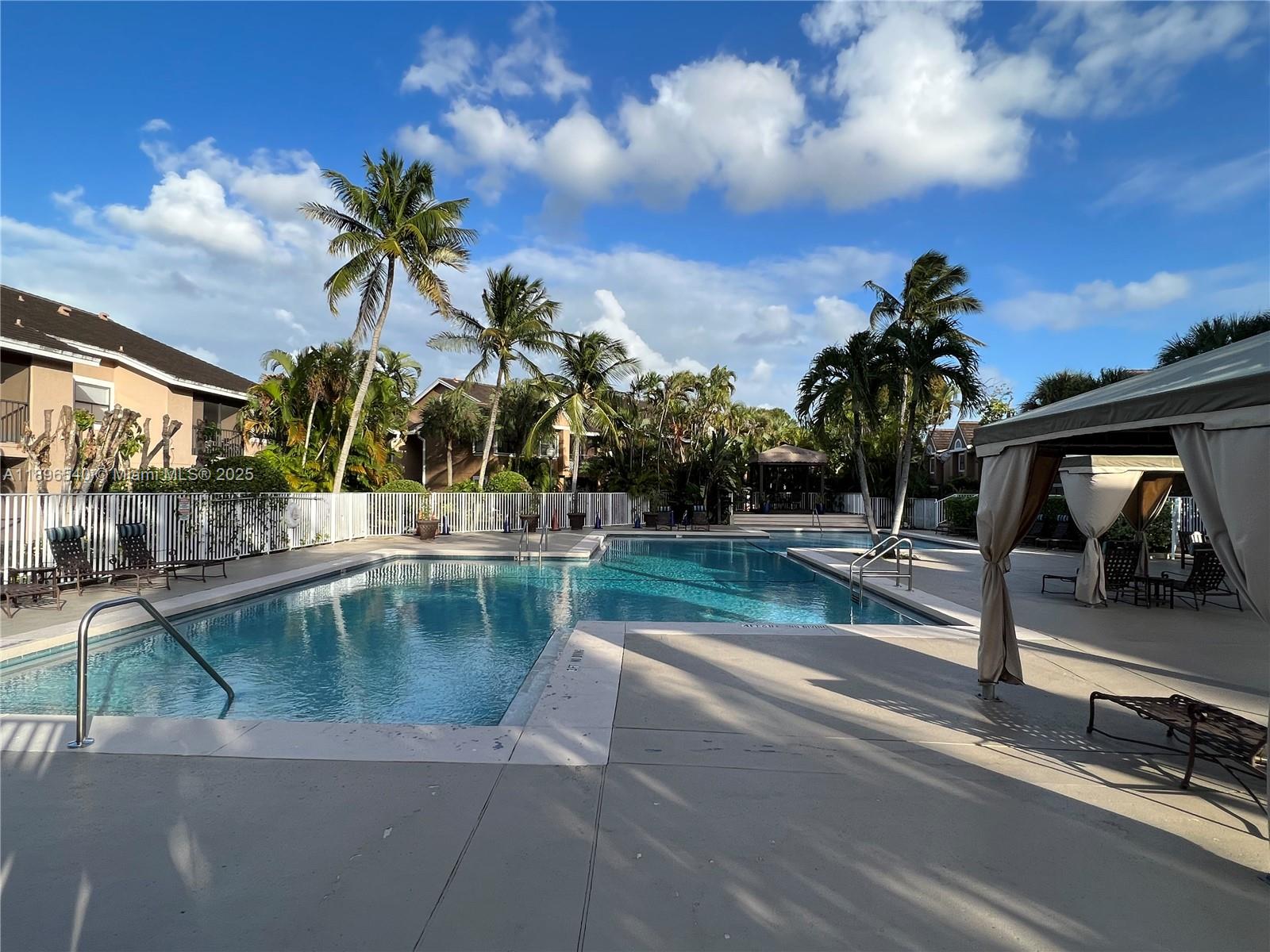 VISTA LAGO AT THE HAMMOCK - Residential Lease