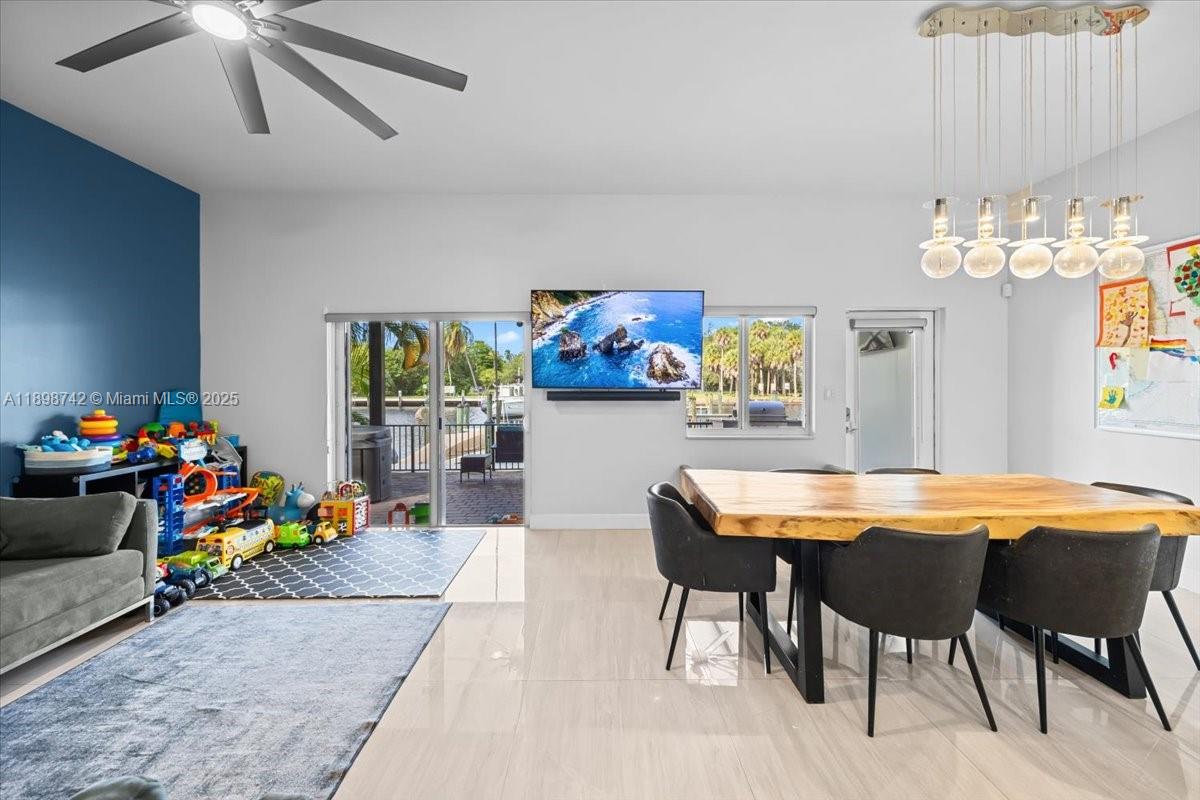 2726 Treasure Cove Cir