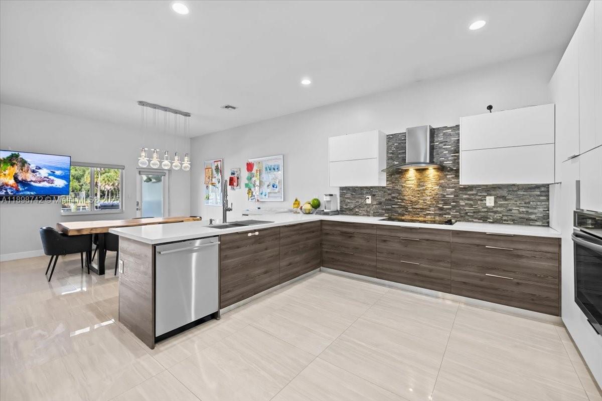 2726 Treasure Cove Cir