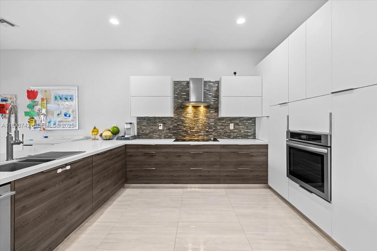 2726 Treasure Cove Cir