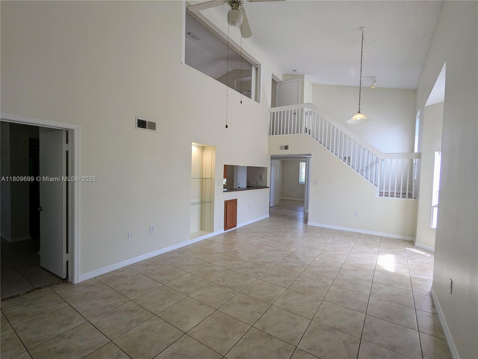 STERLING VILLAGES OF PALM - Residential Lease