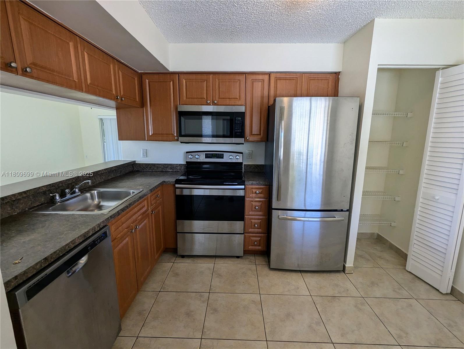 15201 Glenmoor Dr 15201