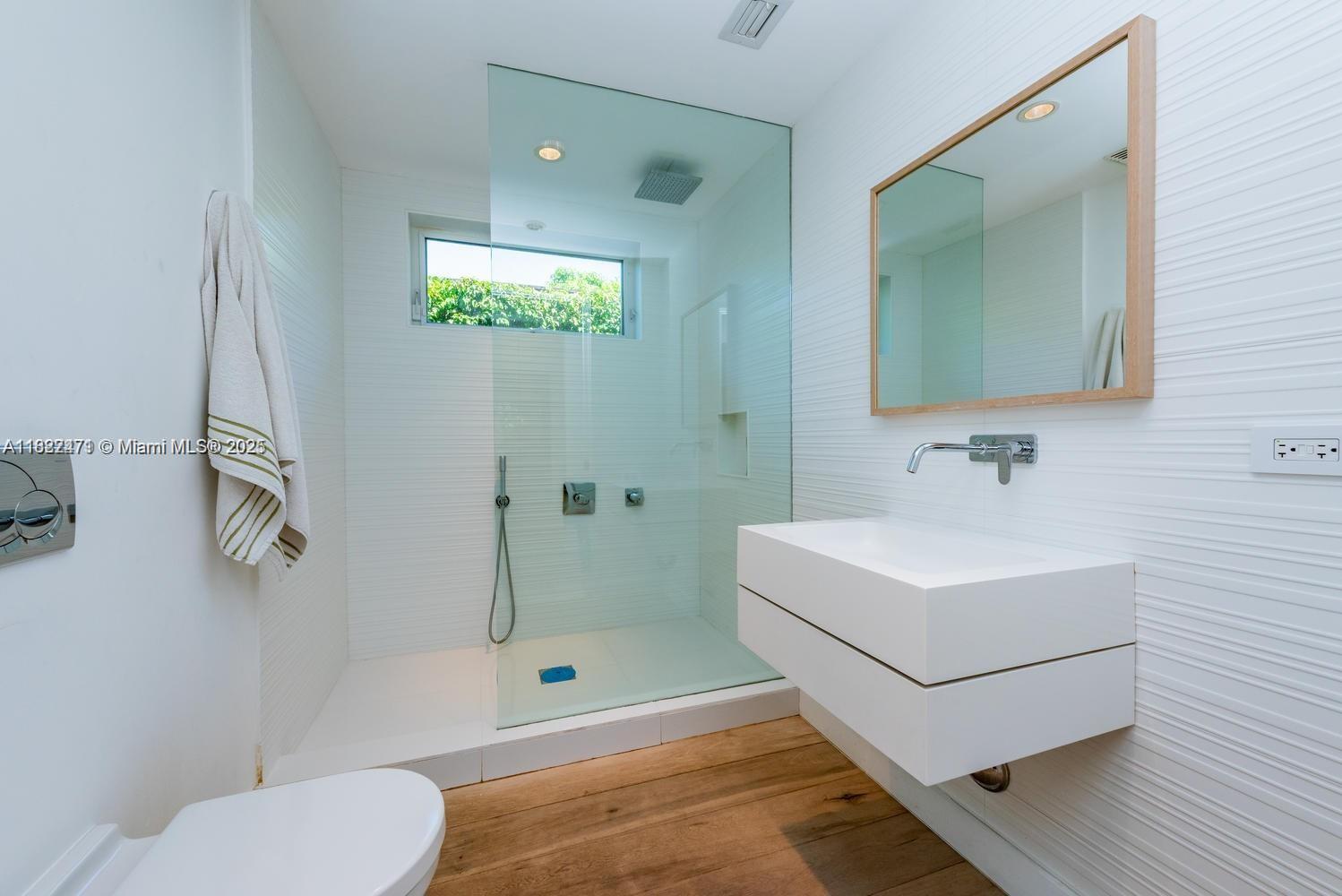 LAKE VIEW SUB - Residential Lease