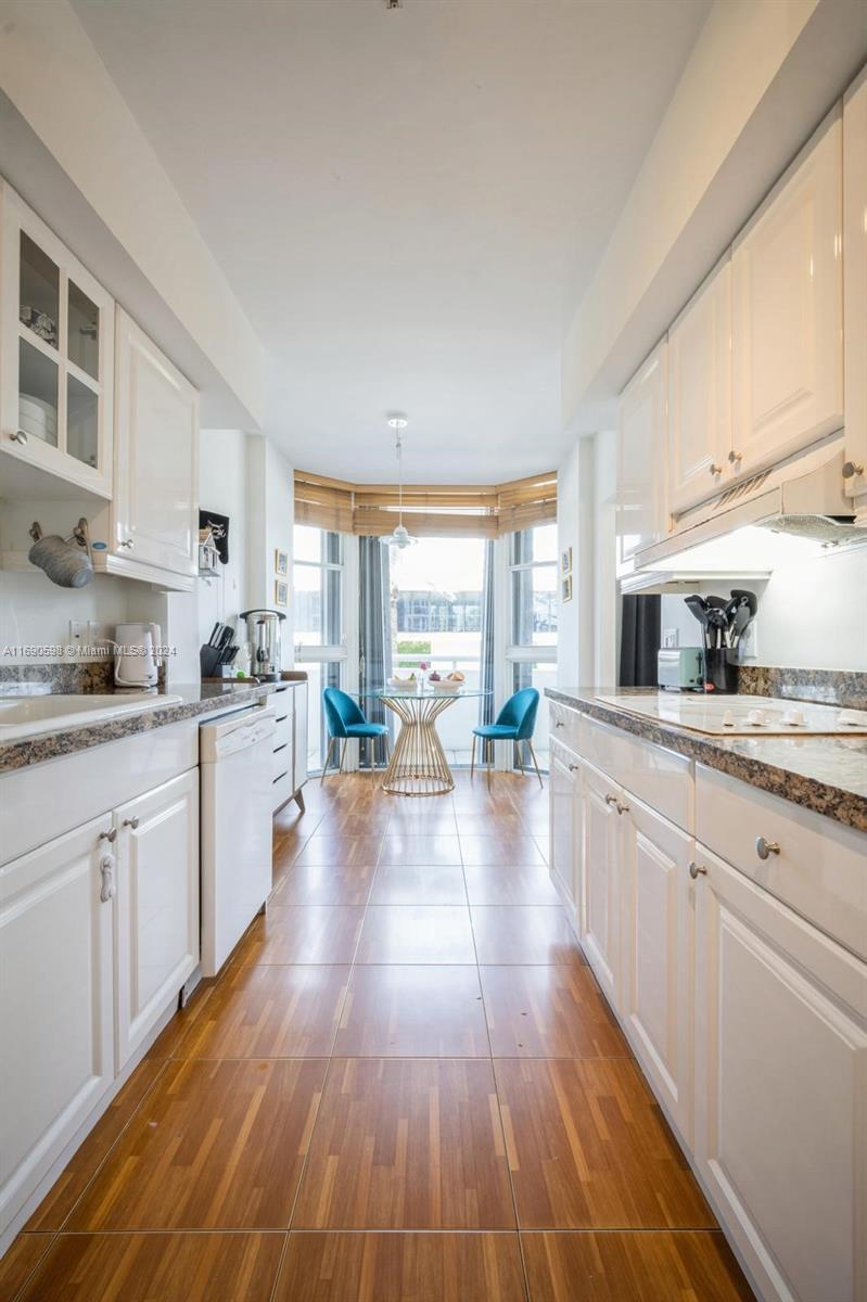 MIRAGE CONDO - Residential Lease