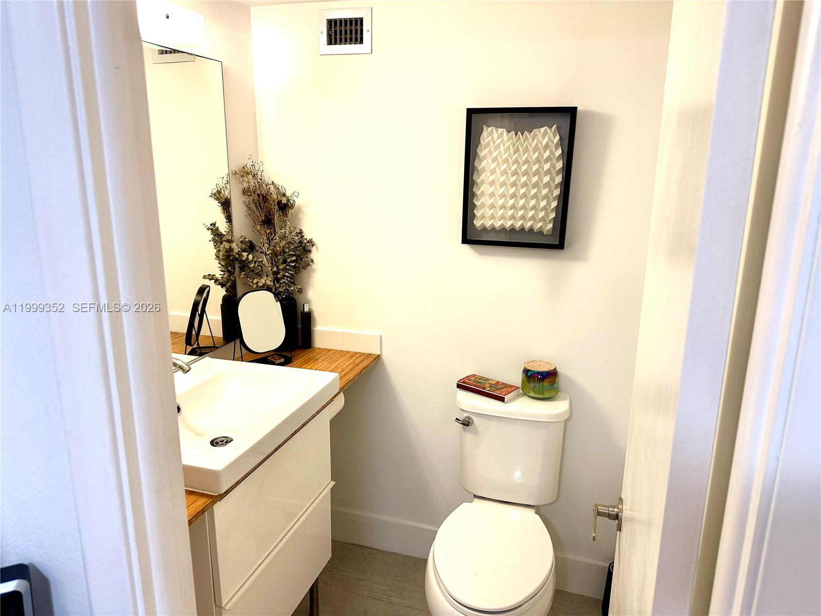 ADMIRAL TOWERS CONDO - Residential Lease