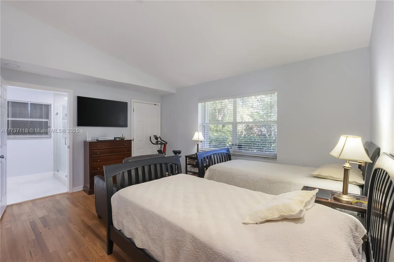 Miami, Florida 33156, United States, 3 Bedrooms Bedrooms, ,3 BathroomsBathrooms,Residential,Active,10455