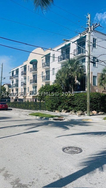 400 SW 2nd St 307