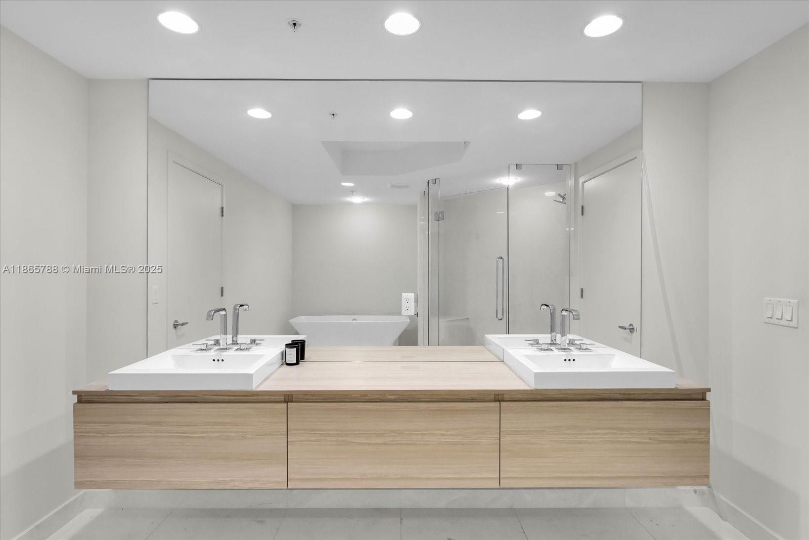 MARINA PALMS RESIDENCES N - Residential