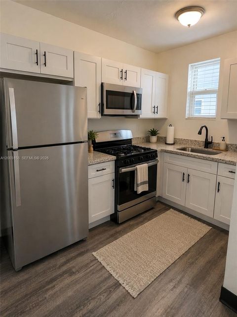 1181 NW 8th St Rd 12 Miami FL 33136