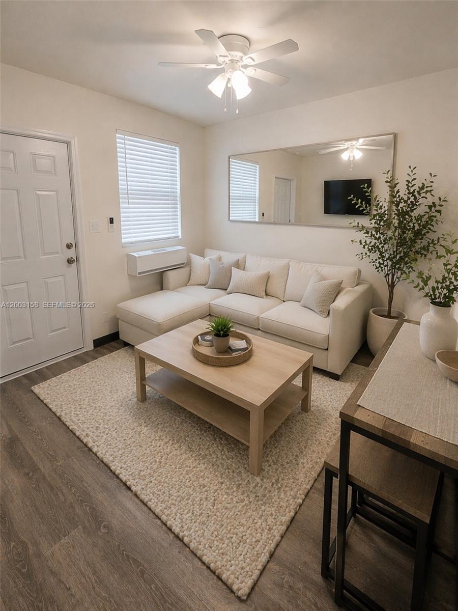 1181 NW 8th St Rd 12