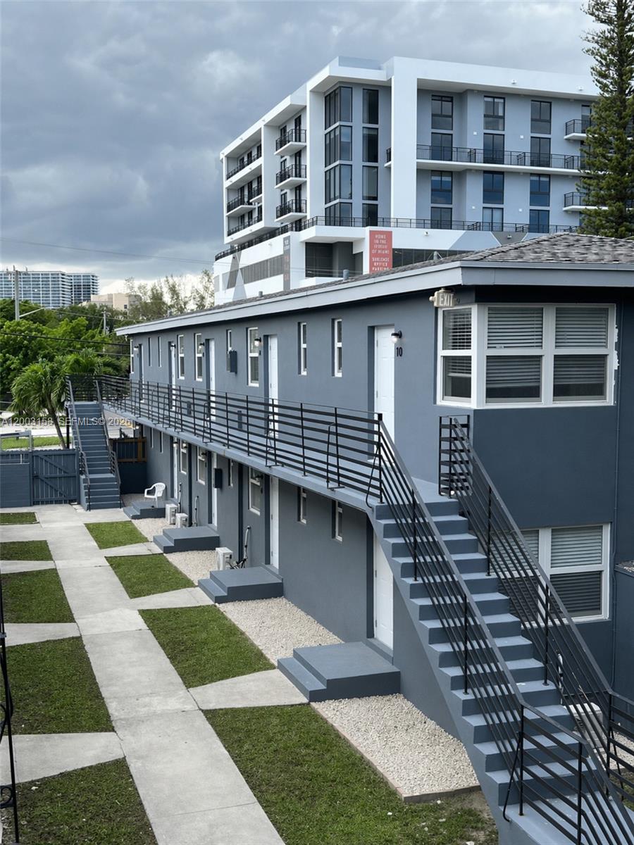 HIGHLAND PARK - Residential Lease