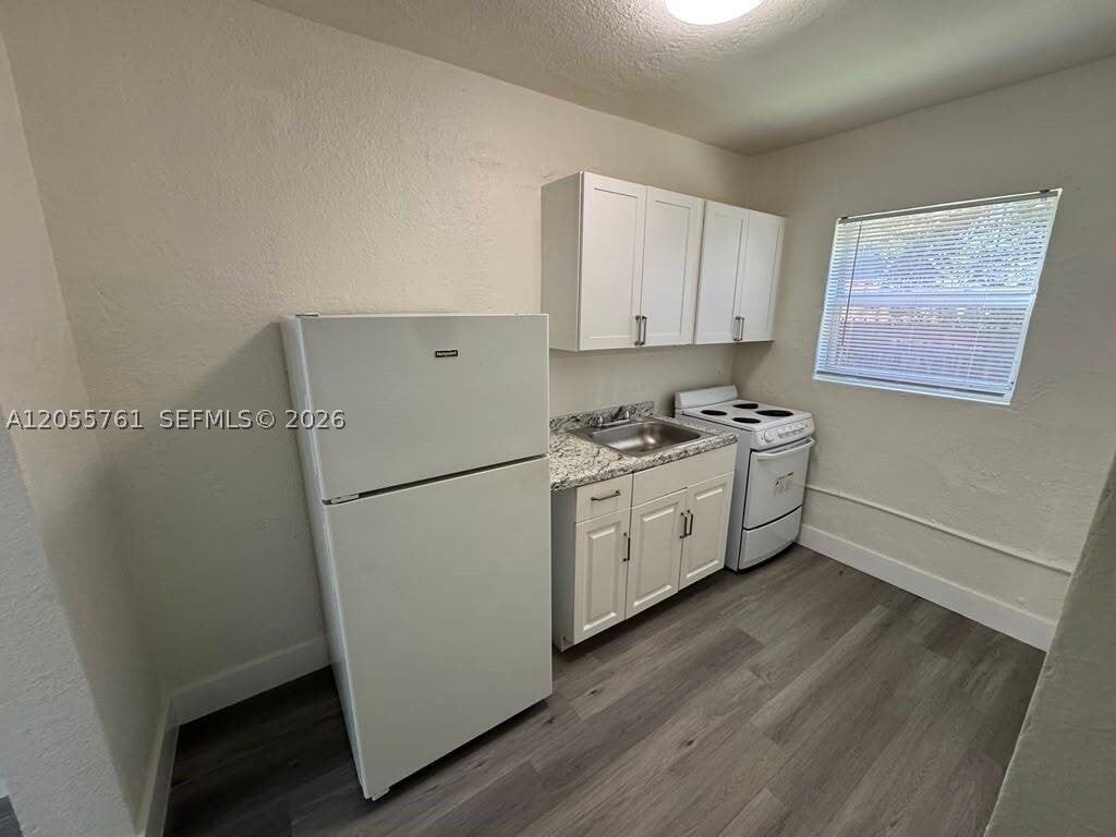 3669 Thomas Ave 6